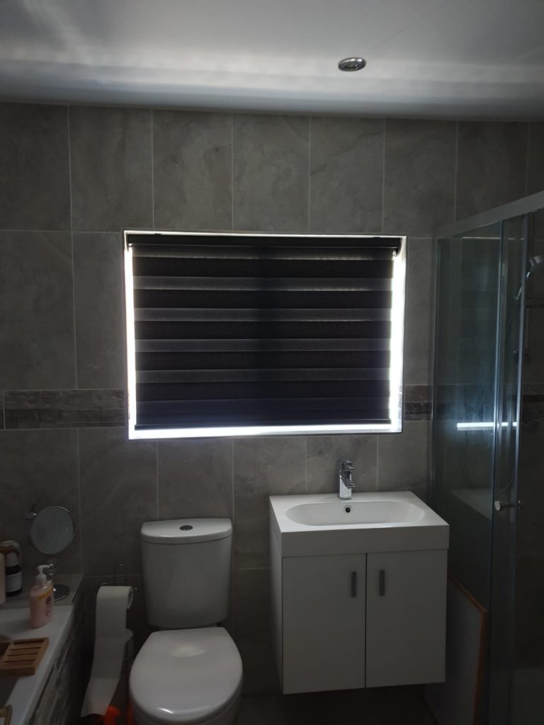 closed day and night blind in bathroom